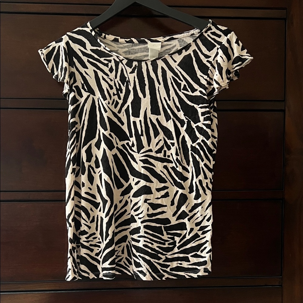 H&M Black and White Patterned Short Sleeve Top
